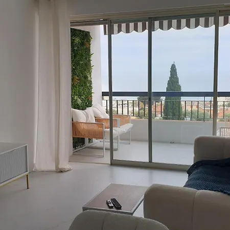Spacieux 3 Pieces Renove Avec Terrasse Et Vue Entre Monaco Et Menton * Рокебрюн — Кап-Мартен