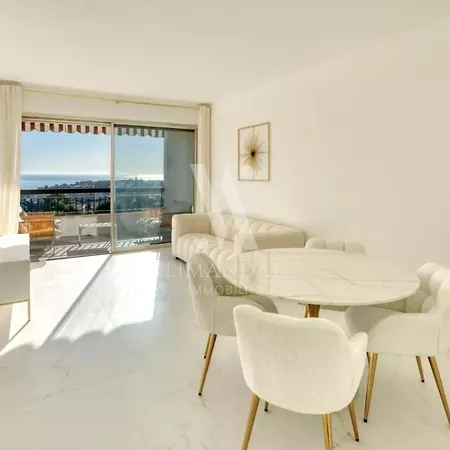 Spacieux 3 Pieces Renove Avec Terrasse Et Vue Entre Monaco Et Menton *